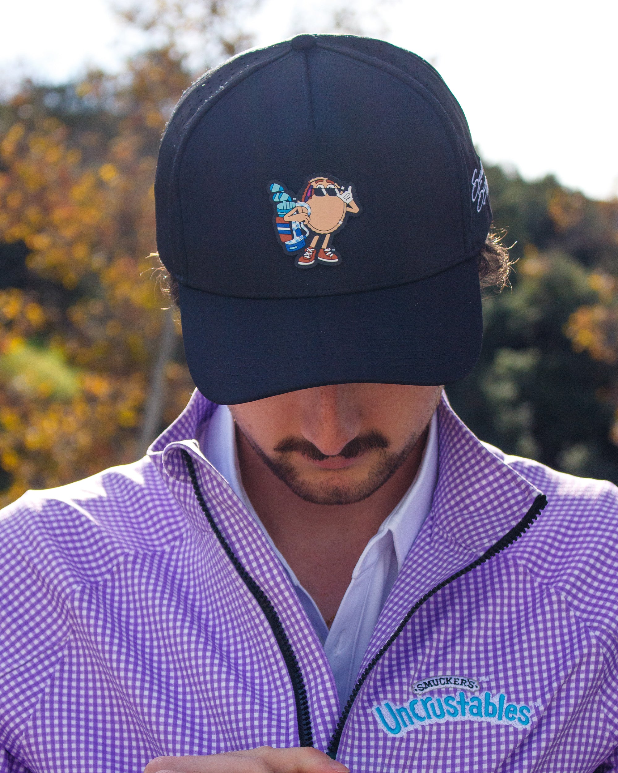 Wrapped up | Uncrustables™ Men's Performance Q-Zip - Image 6